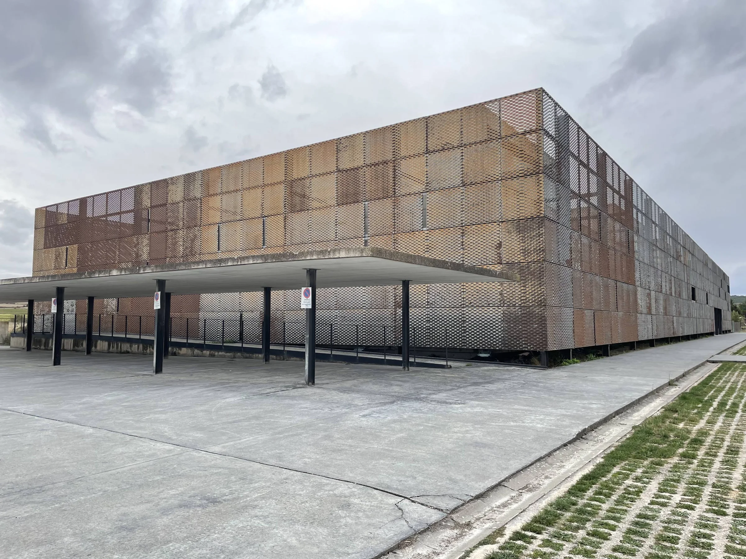 Edificio CAREX - Centro de Arqueología Experimental