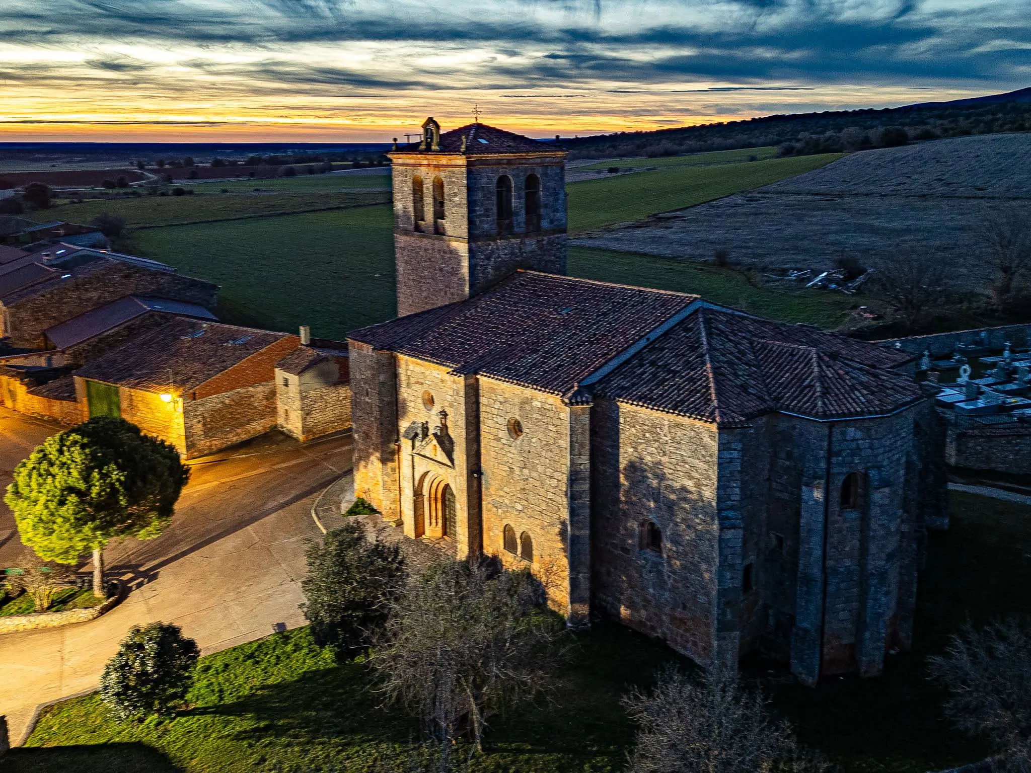 Iglesia de San Sebastián de noche
