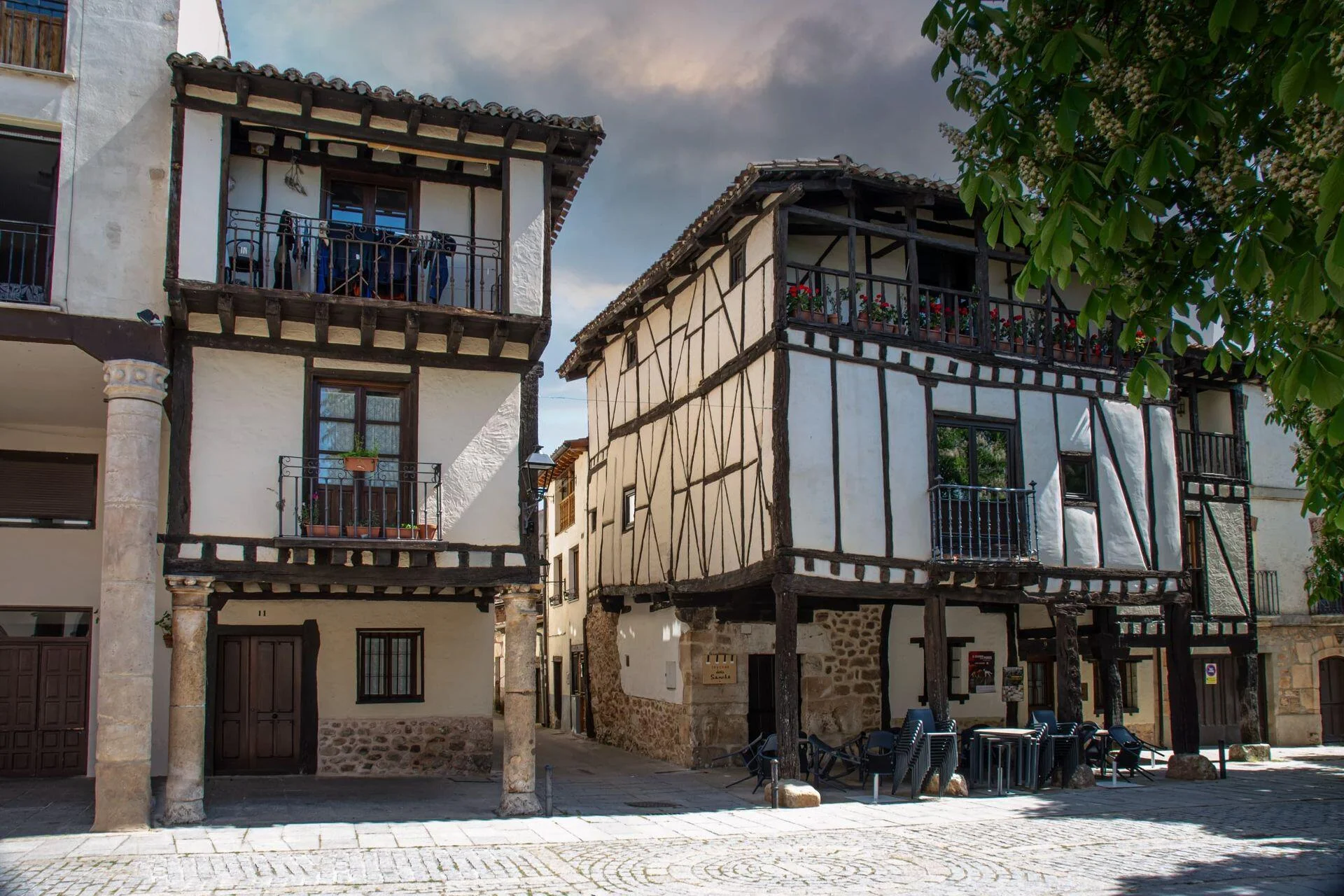 Fachadas y estructura en las casas de Covarrubias