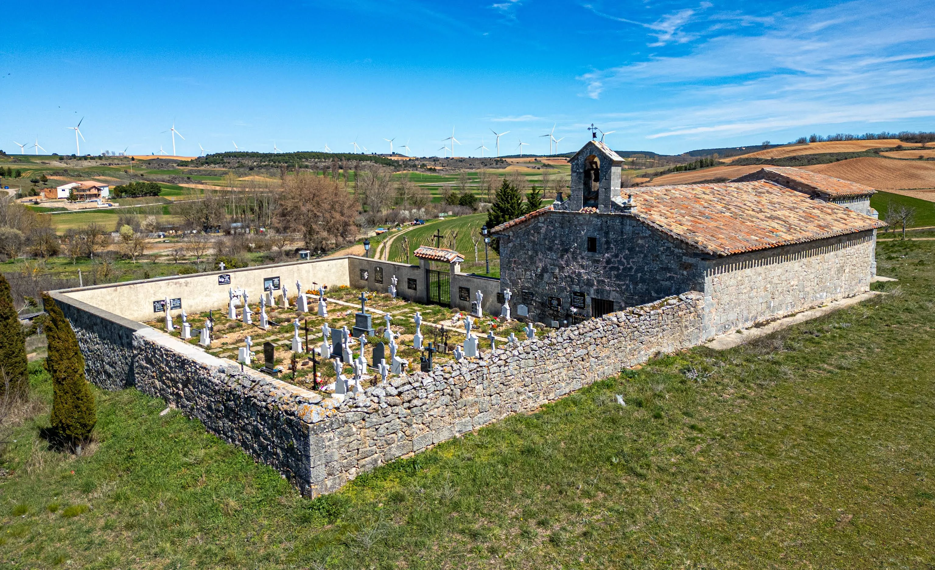 Cementerio y Ermita de la Virgen de la Yedra
