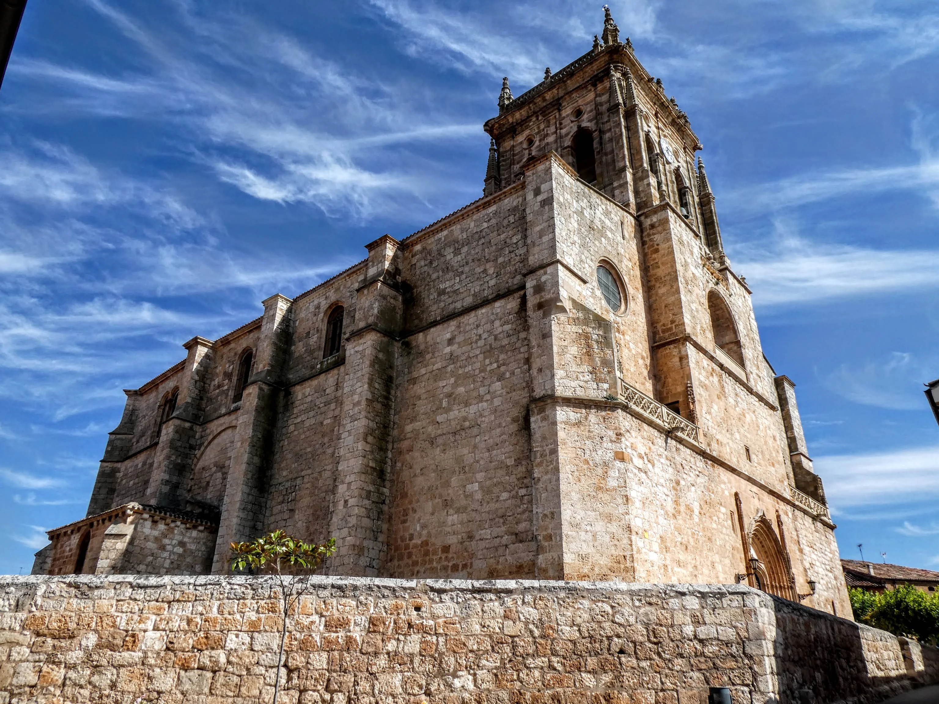 Iglesia parroquial de San Miguel de Mahamud