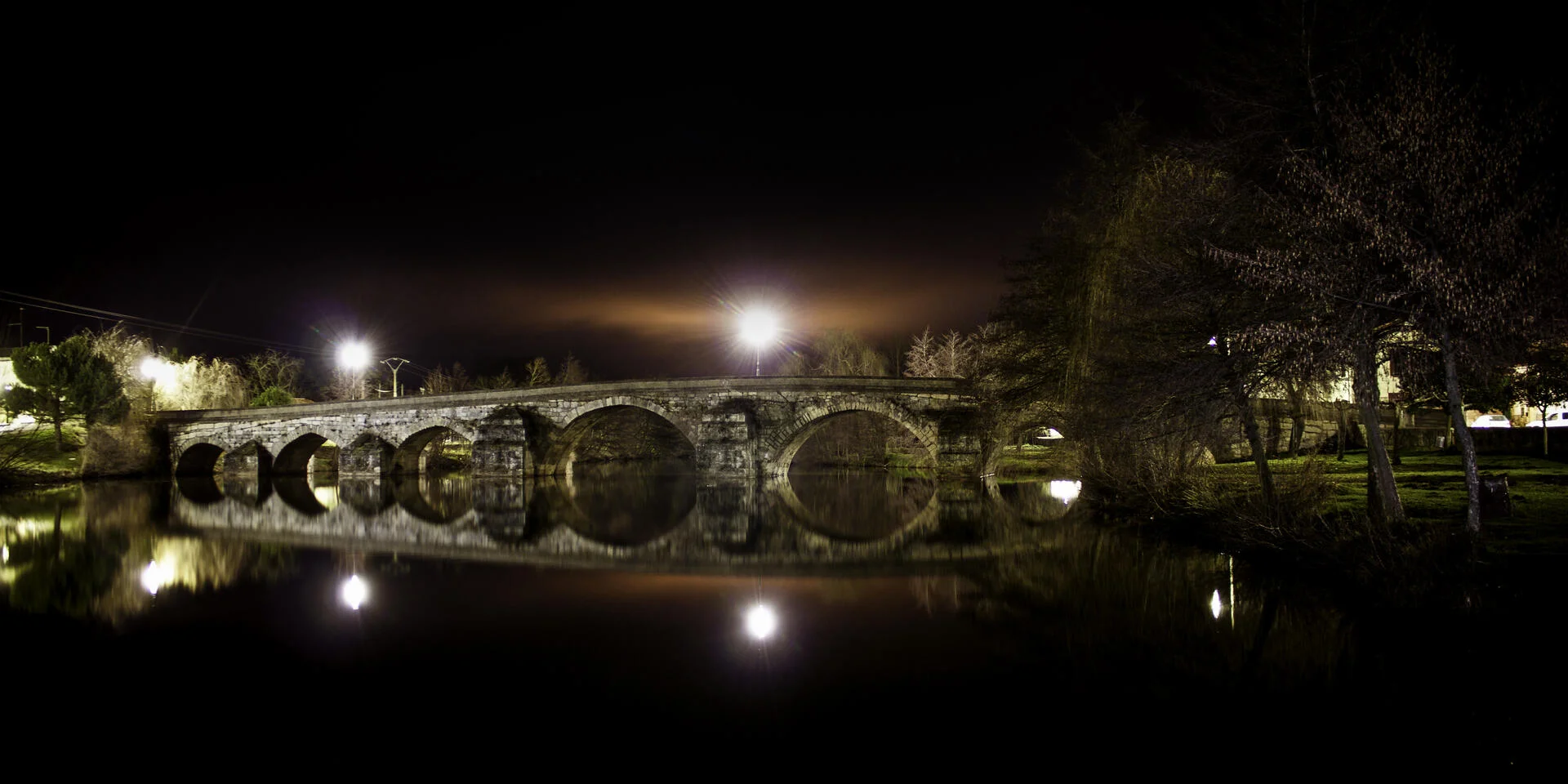 Puente de Puentedura por la noche