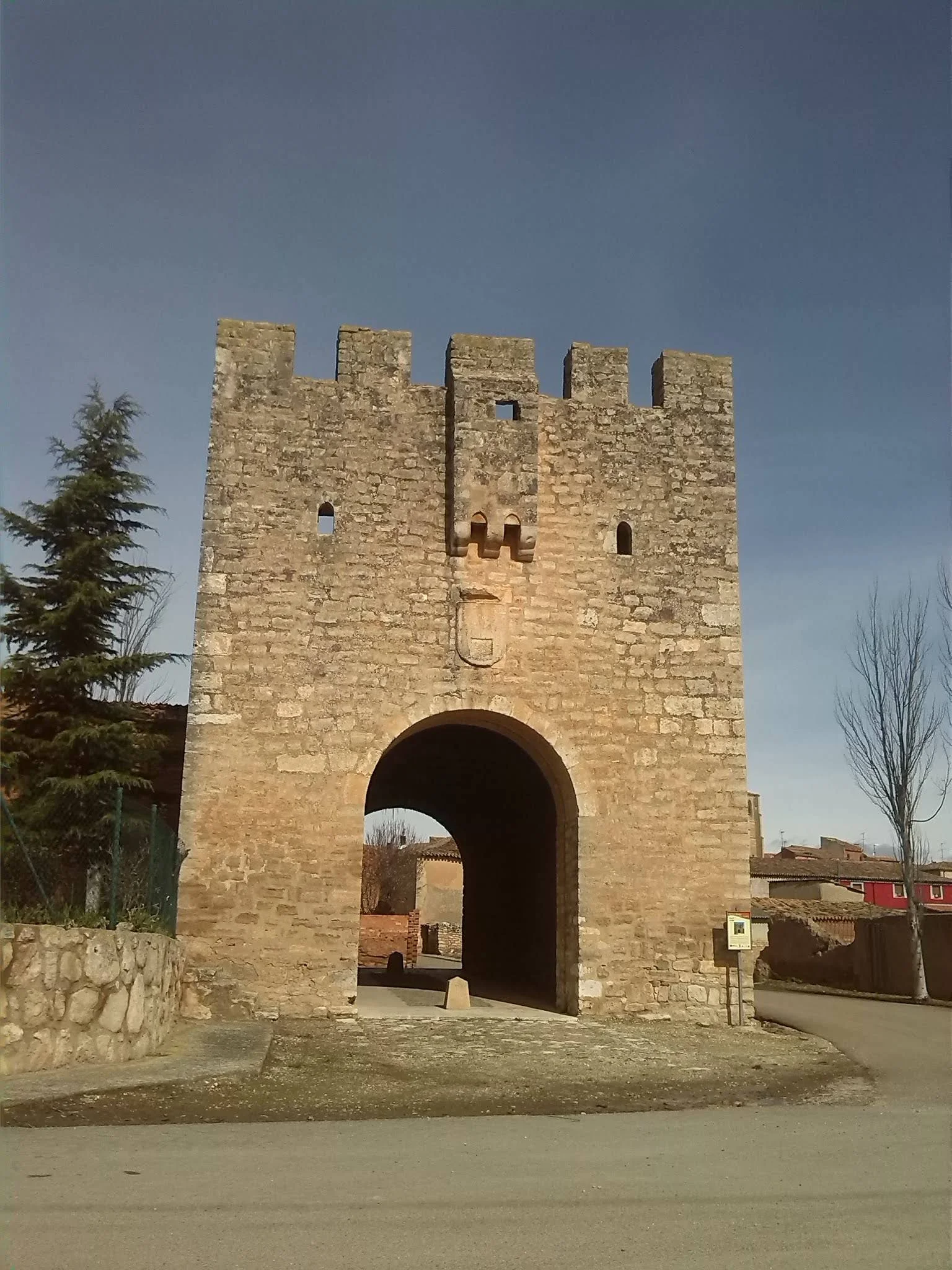 Arco de la Vega o de Negrillos