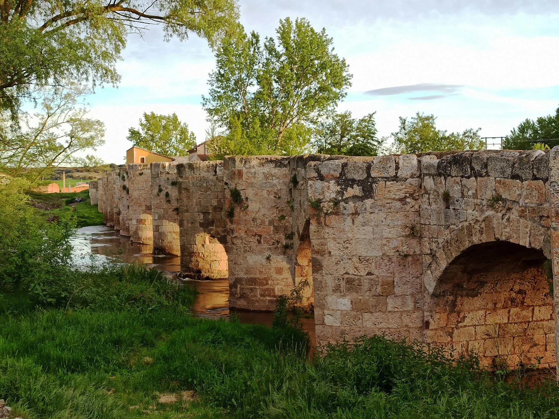 Antiguo puente romano de Tordómar