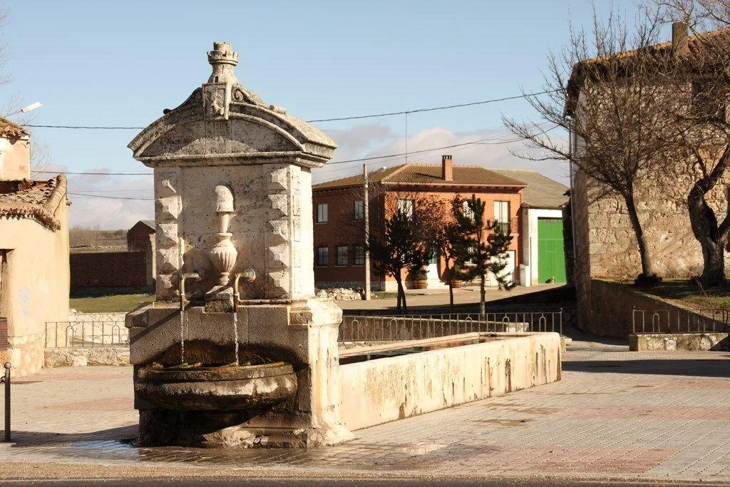 Fuente de agua con pilón