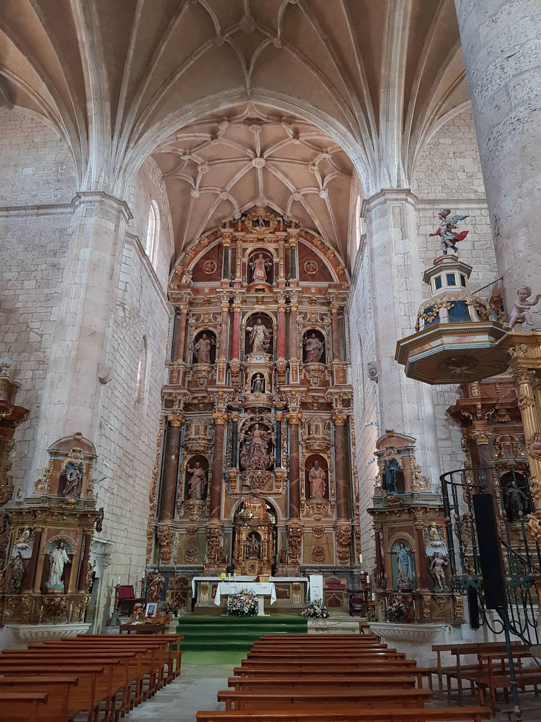 Interior de la Iglesia parroquial de Nuestra Señora de la Asunción