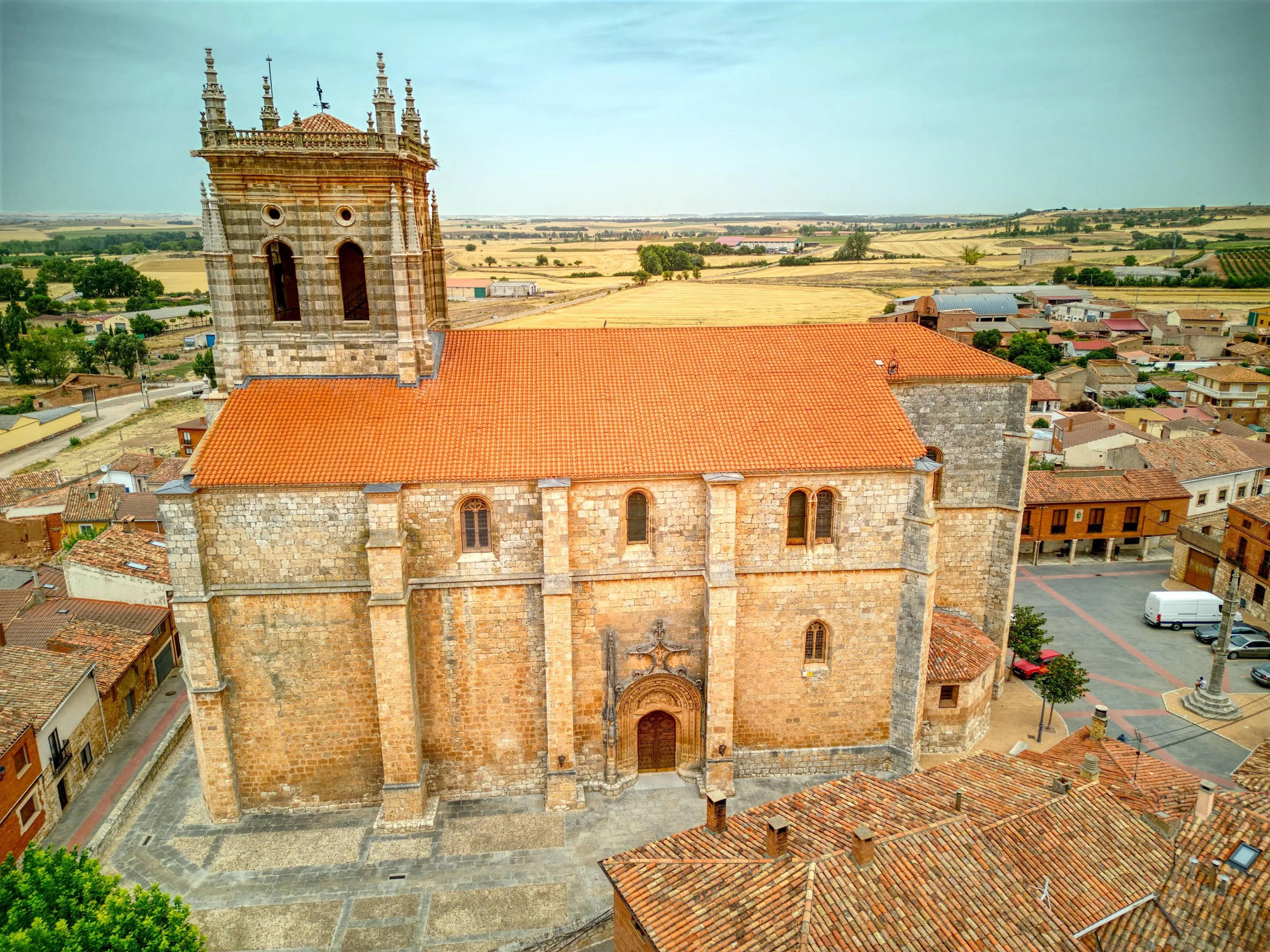 Lateral de la Iglesia parroquial de Nuestra Señora de la Asunción