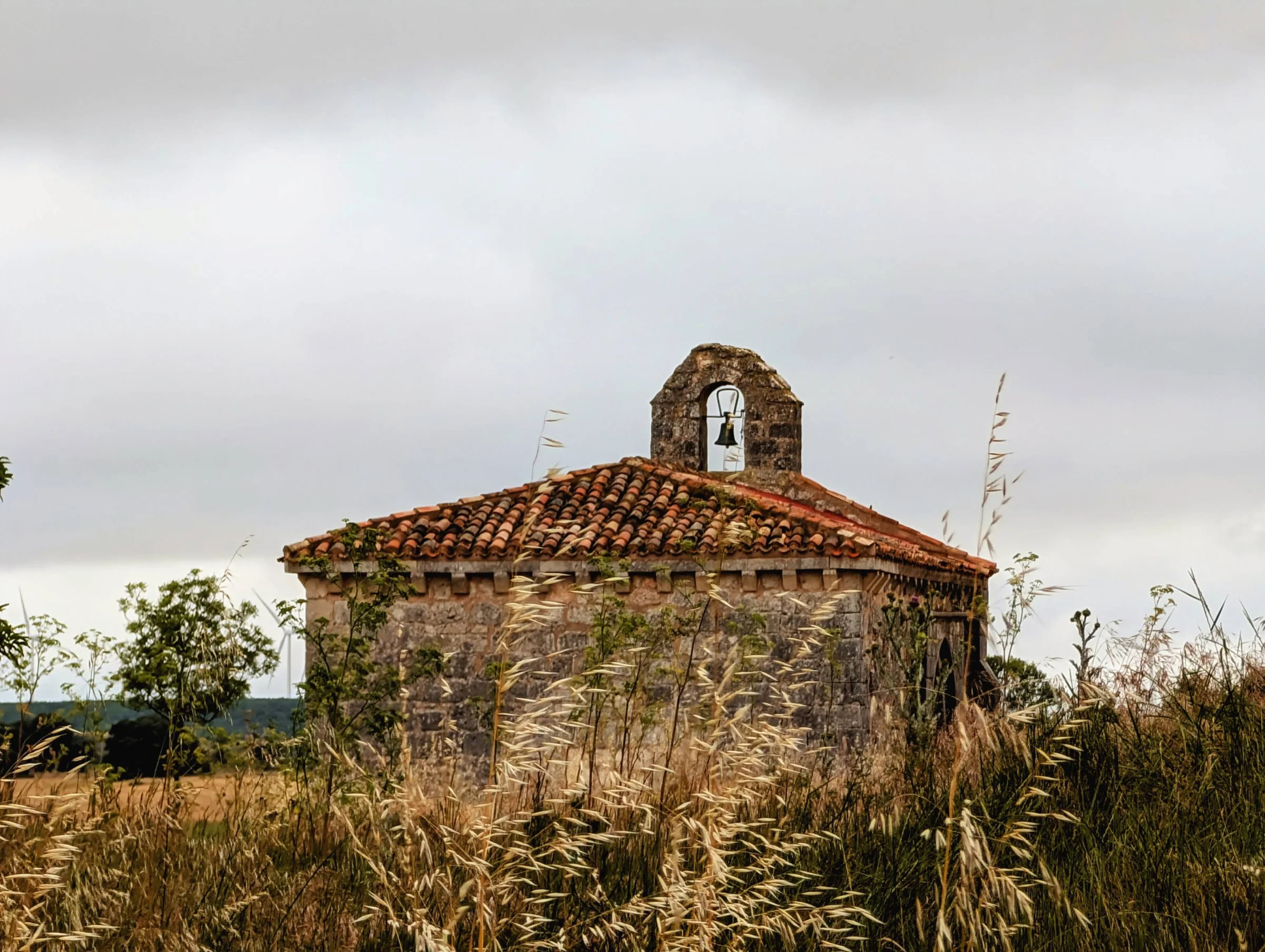 Ermita de San Miguel trasera