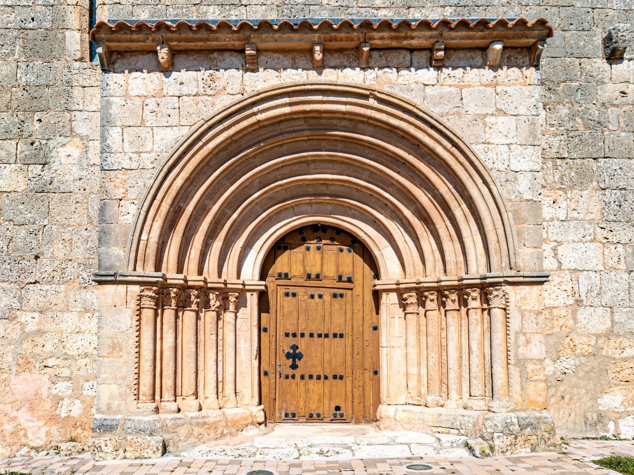 Pórtico de la Iglesia de San Román