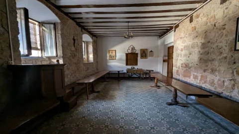 Estancia es el refectorio (el comedor) del monasterio