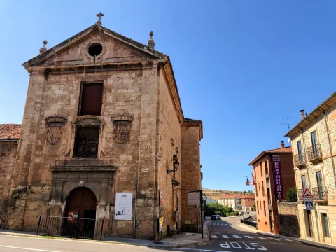 Frontral de la fachada del Monasterio