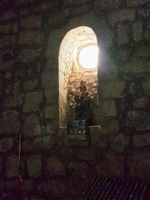 Virgen en el interior