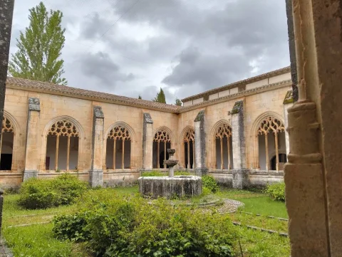Pozo del claustro de la Colegiata de Covarrubias