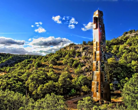 Campanario metálico