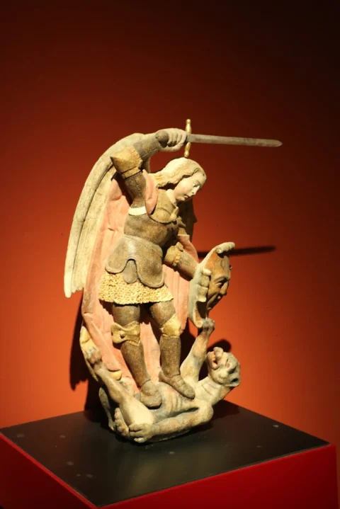San Miguel Arcángel venciendo al demonio