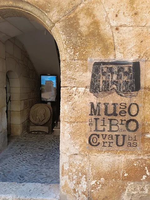 Museo del Libro - Letrero de la entrada