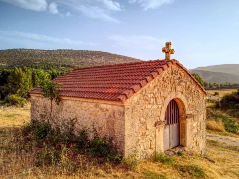 Ermita de Santiago Apóstol colorida