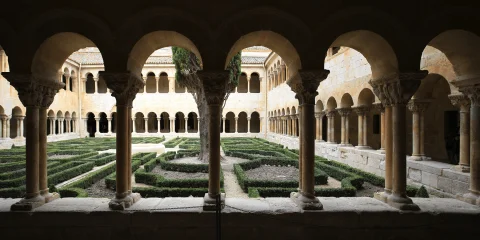 Espectacular vista del Claustro románico de Santo Domingo de Silos