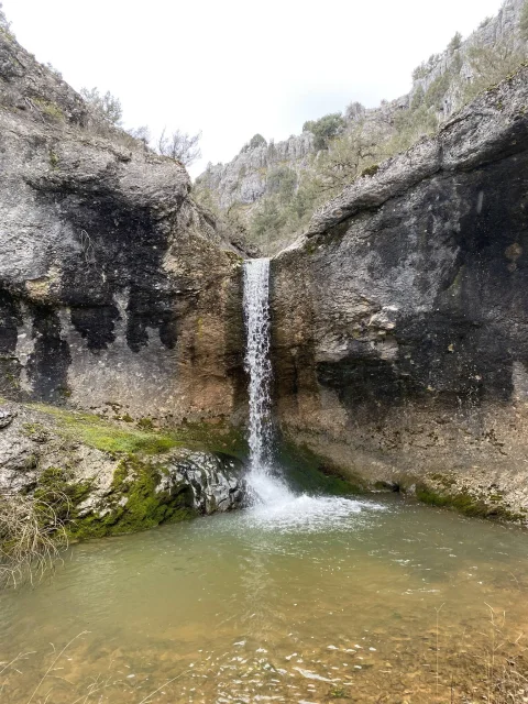 Vista frontal de la Cascada de Picacho