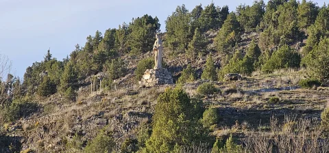 Escultura de la Virgen Madre de Todos los Pueblos