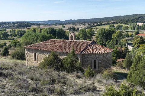 Vista de la fachada trasera de la ermita