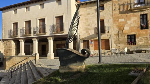 Escultura Hito del Camino de la Lengua Castellana