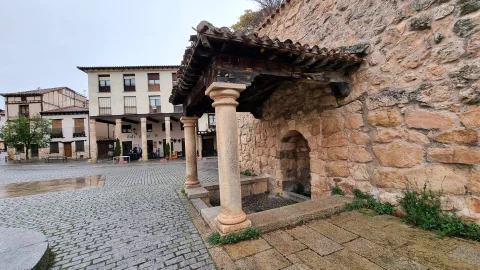 Fuente porticada de la Plaza Mayor