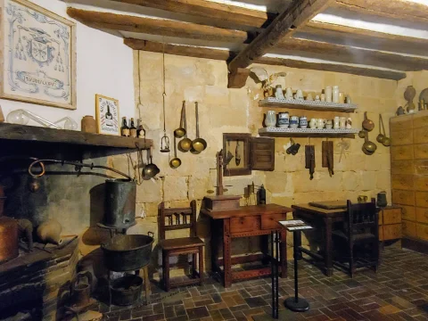 Laboratorio y Sala de Elaboración de la Antigua Botica