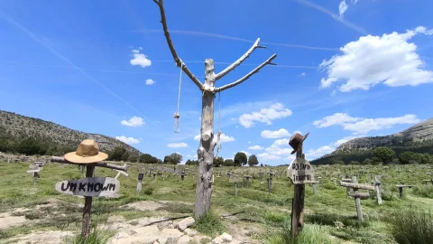 Tumba de Arch Stanton y Unknown en Sad Hill