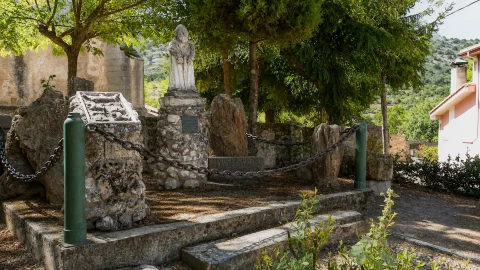 Monumento al Fundador de Contreras