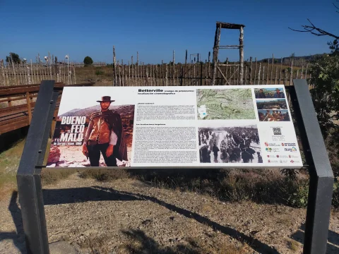 Panel informativo del rodaje cinematográfico de Betterville de El bueno, el feo y el malo