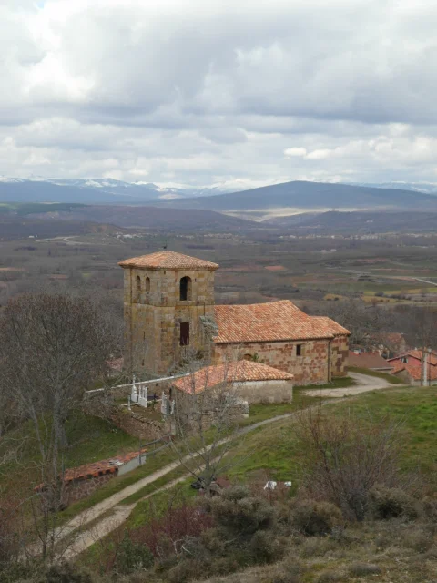 Panorámica de la iglesia de la Invención de la Santa Cruz y el cementerio