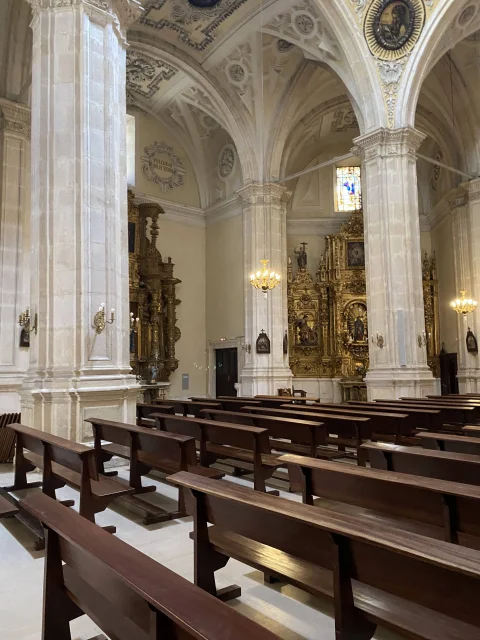 Retablos laterales y bóvedas de la Iglesia de San Lorenzo el Real de Burgos
