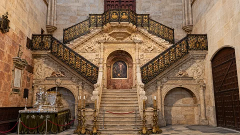 Escalera Dorada