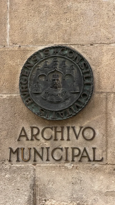 Placa oficial del Archivo Municipal de Burgos