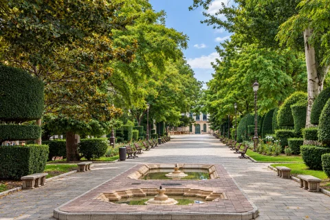 Vista del paseo desde los Estanques ornamentales