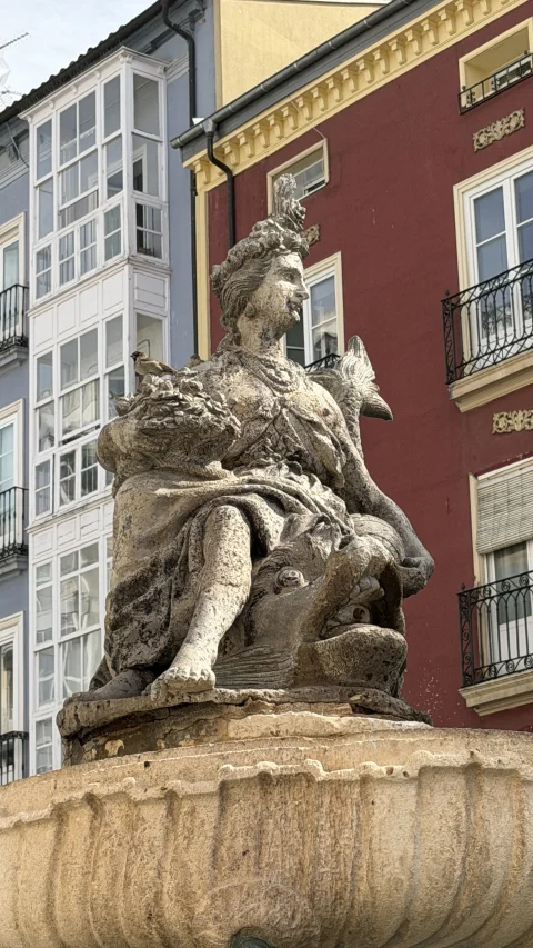 Detalle de la escultura clásica de la diosa Flora