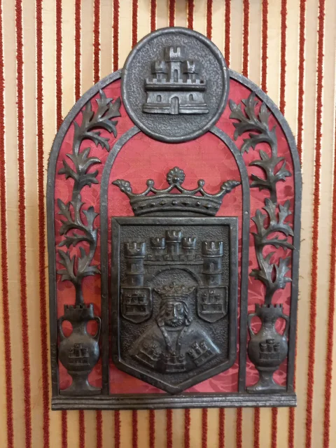 Placa o escudo metálico de la ciudad de Burgos