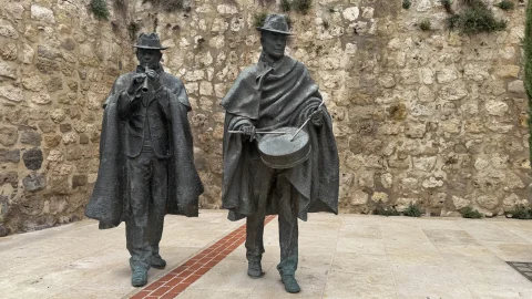 Escultura de Los Dulzaineros