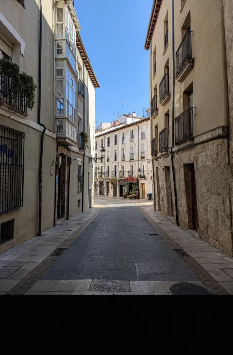 Perspectiva longitudinal de la calle San Gil