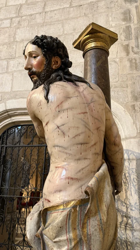 Detalle posterior de la talla del Cristo atado a la columna