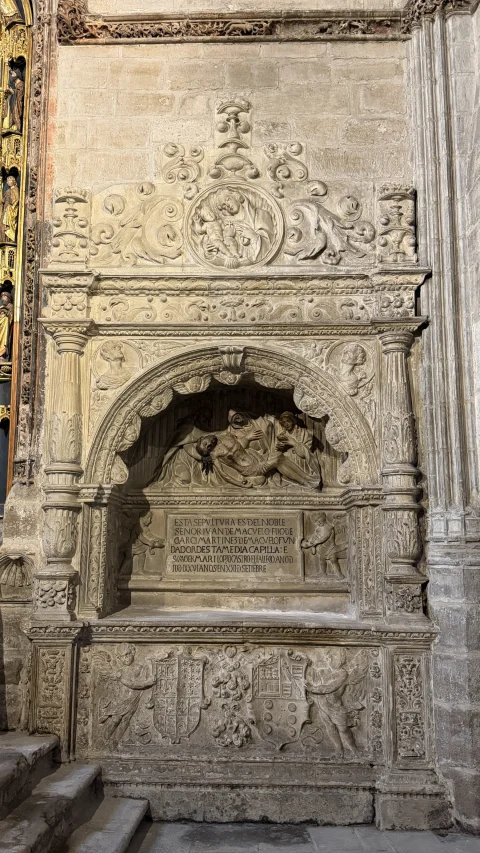Sepulcro renacentista de Juan de Castro en la Capilla de la Buena Mañana