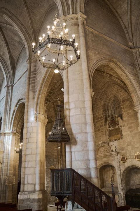 Púlpito de la iglesia San Gil desde una vista alta