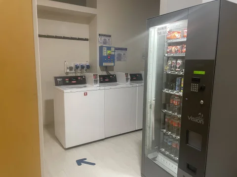 Zona de lavandería de autoservicio