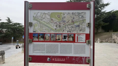 Panel turístico con el plano de la Ruta del Cid en Burgos