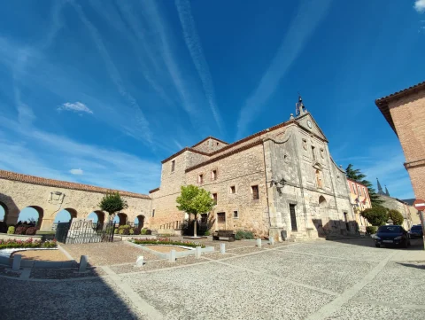 Otra vista de la plaza