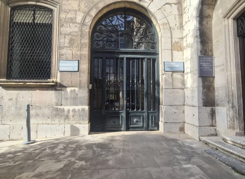 Entrada a la Facultad de Teología del Norte de España en Burgos