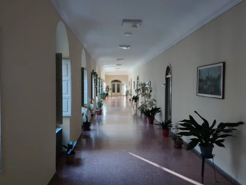 Pasillo interior de la Facultad de Teología de Burgos