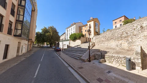 Entorno histórico de la Calle Santa Águeda subiendo hacia el Teatro Clunia