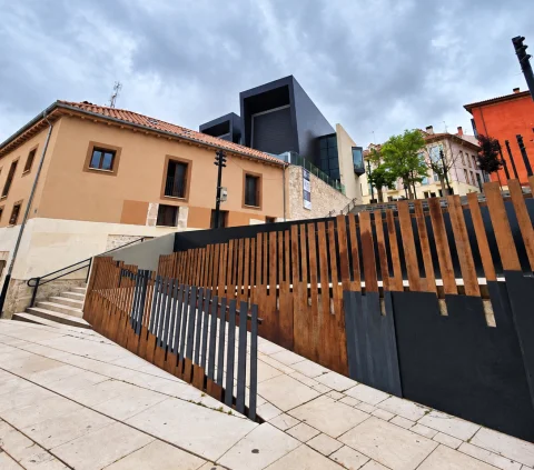 Accesos y entorno urbano del Centro de Arte Caja de Burgos CAB
